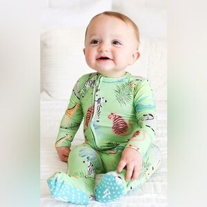 Posh Peanut Safari Animals Footie Zipper Bamboo Onesie 0-3 Months